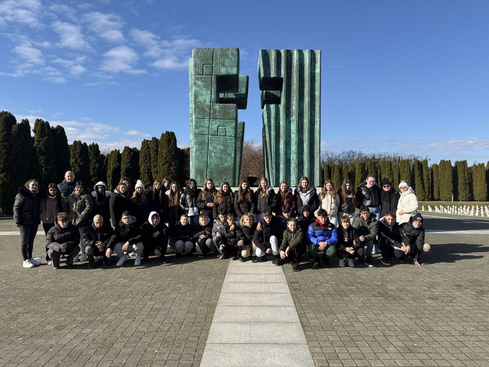 IMG-02c1b2c29bd310afb1ce86ef561eaafe-V